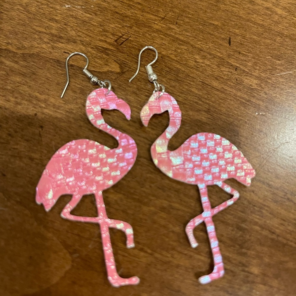 New Adorable flamingo earrings